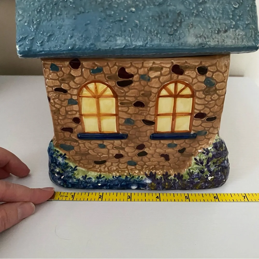 Collectable Thomas Kinkade Cookie Jar Garden Cottage Village House